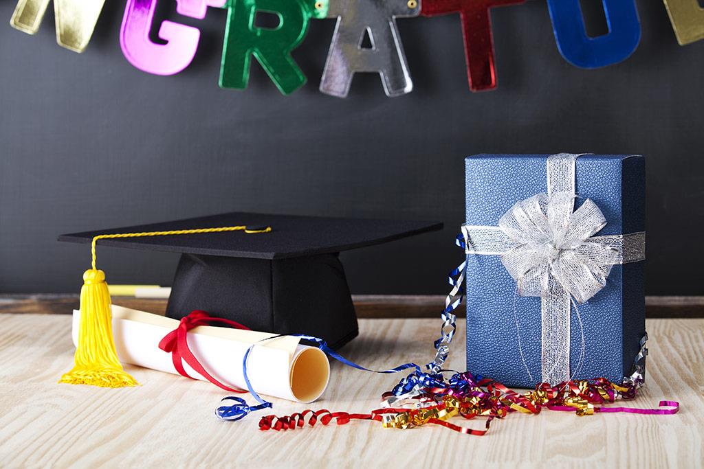 Guide to the Best Grad Gifts Ideas for 2024