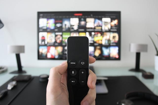 firestick remote pointed at tv